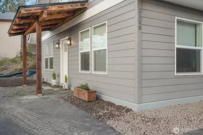 2300 Kelso Drive, Kelso, WA 98626 - Photo 2