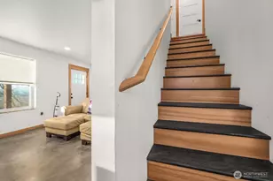 2300 Kelso Dr, Kelso, WA 98626 - Photo 8