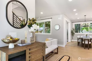8021 NE 127th Ln, Kirkland, WA 98034 - Photo 2