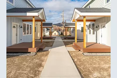 409 E Okanogan Avenue, Chelan, WA 98816 - Photo 2