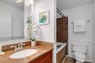 500 Aloha St, Seattle, WA 98109 - Photo 24