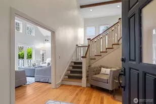 7626 NE 8th St, Medina, WA 98039 - Photo 4