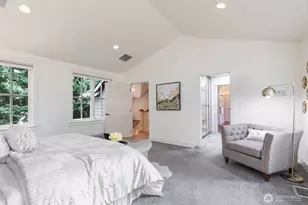 7626 NE 8th St, Medina, WA 98039 - Photo 24