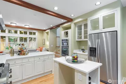 7626 NE 8th Street, Medina, WA 98039 - Photo 10