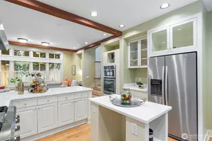 7626 NE 8th St, Medina, WA 98039 - Photo 10