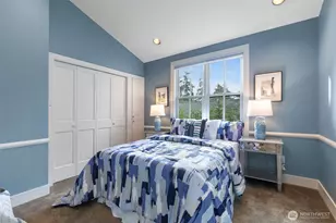 7626 NE 8th St, Medina, WA 98039 - Photo 32