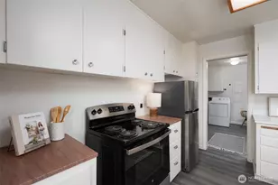 2324 E 17th St, Bremerton, WA 98310 - Photo 10