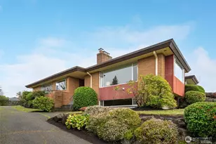 2324 E 17th St, Bremerton, WA 98310 - Photo 2