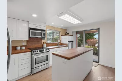 23405 Lakeview Drive #H106, Mountlake Terrace, WA 98043 - Photo 6