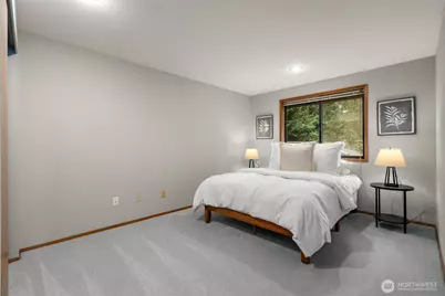 18557 W Lake Desire Drive SE, Renton, WA 98058 - Photo 26