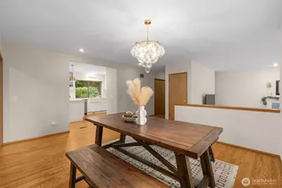 18557 W Lake Desire Drive SE, Renton, WA 98058 - Photo 14