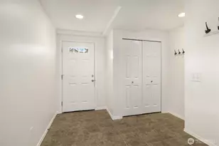 11708 Greenwood Ave N, Seattle, WA 98133 - Photo 4