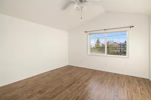 11708 Greenwood Ave N, Seattle, WA 98133 - Photo 22