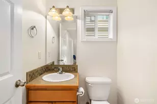 11708 Greenwood Ave N, Seattle, WA 98133 - Photo 16