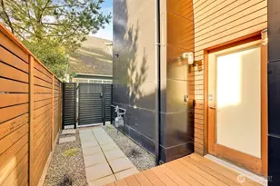 209 12th Ave E, Seattle, WA 98102 - Photo 4