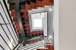 209 12th Ave E, Seattle, WA 98102 - Photo 8