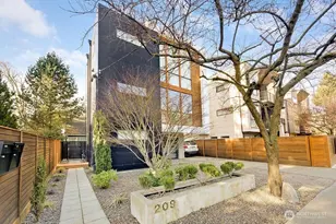 209 12th Ave E, Seattle, WA 98102 - Photo 2