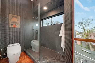 209 12th Ave E, Seattle, WA 98102 - Photo 34