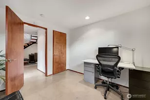 209 12th Ave E, Seattle, WA 98102 - Photo 10