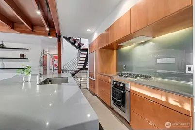 209 12th Ave E, Seattle, WA 98102 - Photo 16