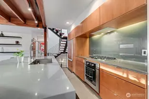 209 12th Ave E, Seattle, WA 98102 - Photo 16