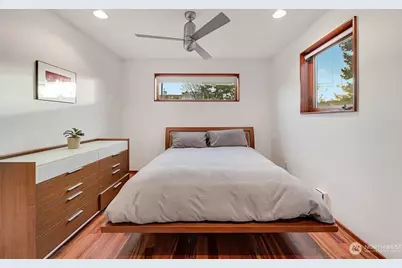 209 12th Ave E, Seattle, WA 98102 - Photo 24