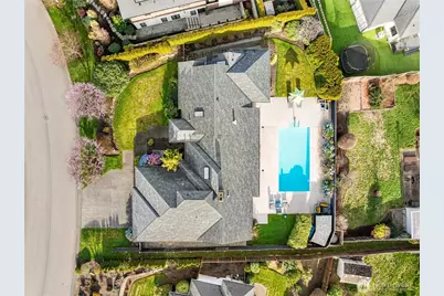 9829 Hilltop Road, Bellevue, WA 98004 - Photo 36