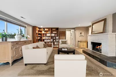 9829 Hilltop Road, Bellevue, WA 98004 - Photo 18