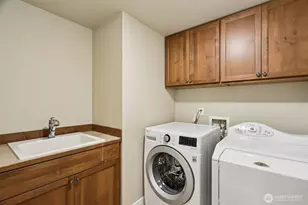 2109 263rd Ln SE, Sammamish, WA 98075 - Photo 18