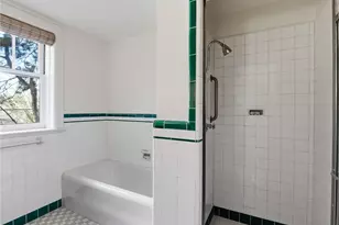 1223 Spring St, Seattle, WA 98104 - Photo 26