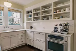 1223 Spring St, Seattle, WA 98104 - Photo 16