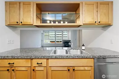 300 110th Avenue NE #610, Bellevue, WA 98004 - Photo 12