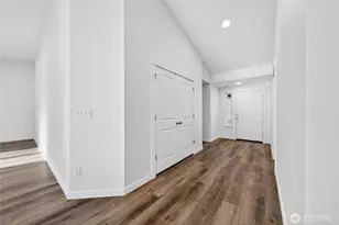 108 N Saratoga Way, Moses Lake, WA 98837 - Photo 2