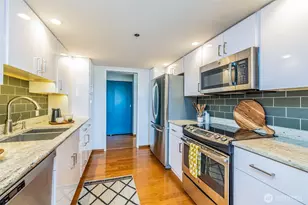 1120 Spring St, Seattle, WA 98104 - Photo 8