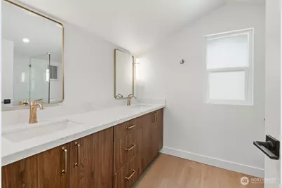 11738 Phinney Avenue N #A, Seattle, WA 98133 - Photo 28