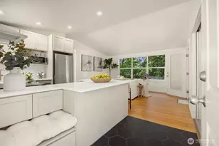 1574 NE Park View Dr, Bainbridge Island, WA 98110 - Photo 2