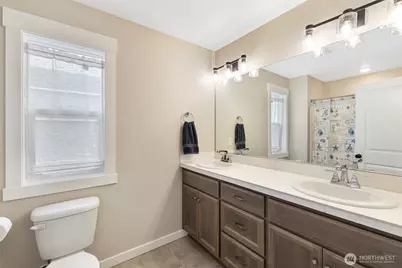 676 E White Oak Avenue, La Center, WA 98629 - Photo 32