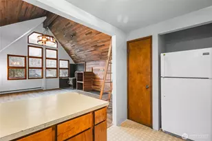 17118 Riverview Way E, Enumclaw, WA 98022 - Photo 10