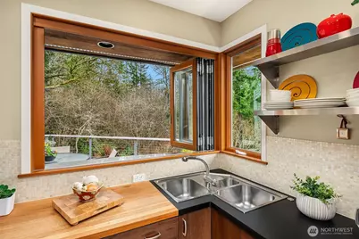 14740 SE 56th Street, Bellevue, WA 98006 - Photo 12