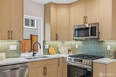 6547 11th Avenue NW #B, Seattle, WA 98117 - Photo 12