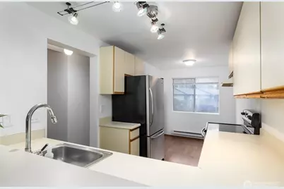 170 Newport Way NW #D32, Issaquah, WA 98027 - Photo 10