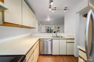 170 Newport Way NW, Issaquah, WA 98027 - Photo 12