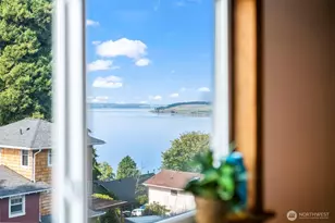 303 Puyallup St, Steilacoom, WA 98388 - Photo 36