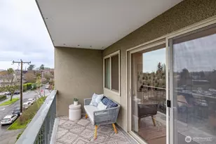 732 11th Ave E, Seattle, WA 98102 - Photo 14