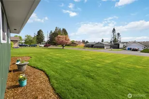 1209 Fieldcrest Ave, Centralia, WA 98531 - Photo 4