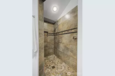 18519 Kenlake Place NE, Kenmore, WA 98028 - Photo 22