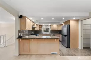 936 N 93rd St, Seattle, WA 98103 - Photo 8