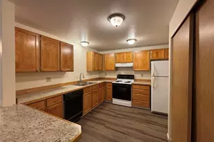 221 Willow St, Bremerton, WA 98310 - Photo 2