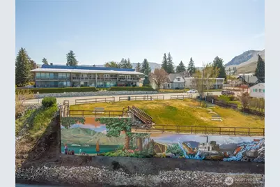 301 S 3rd Street #4, Chelan, WA 98816 - Photo 38
