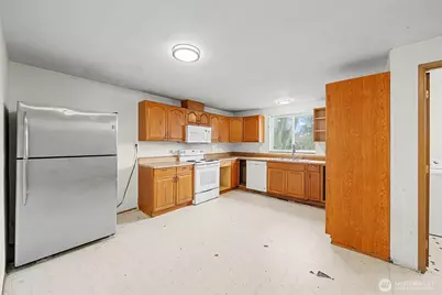 8418 S Thompson Avenue, Tacoma, WA 98444 - Photo 14